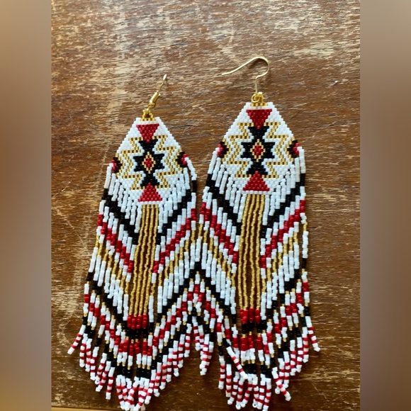 Hand beaded earrings - Picture 10 of 12